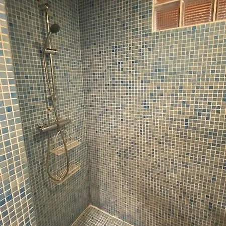 Homestay Rez De Terrasse Piscine