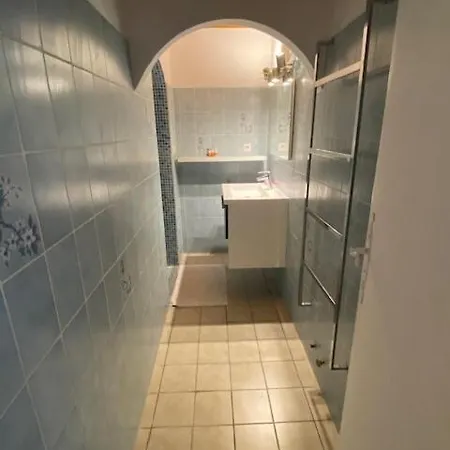 Rez De Terrasse Piscine Homestay Hyeres