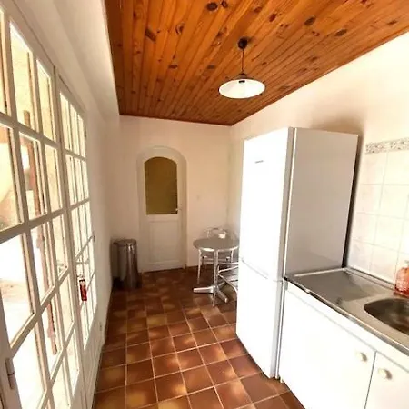Rez De Terrasse Piscine Homestay Hyeres