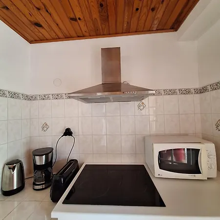 Homestay Rez De Terrasse Piscine *