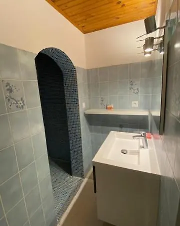 Rez De Terrasse Piscine Homestay Hyeres