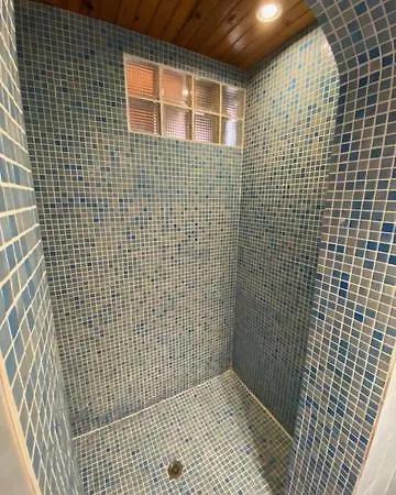 Rez De Terrasse Piscine Homestay *